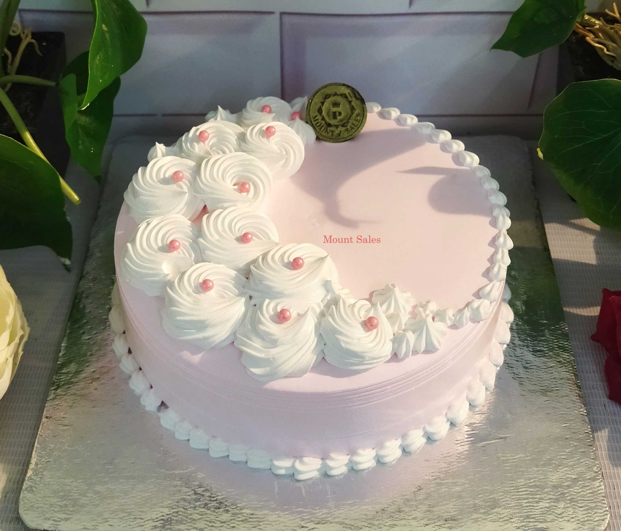 Premium RED N White Velvet Cake